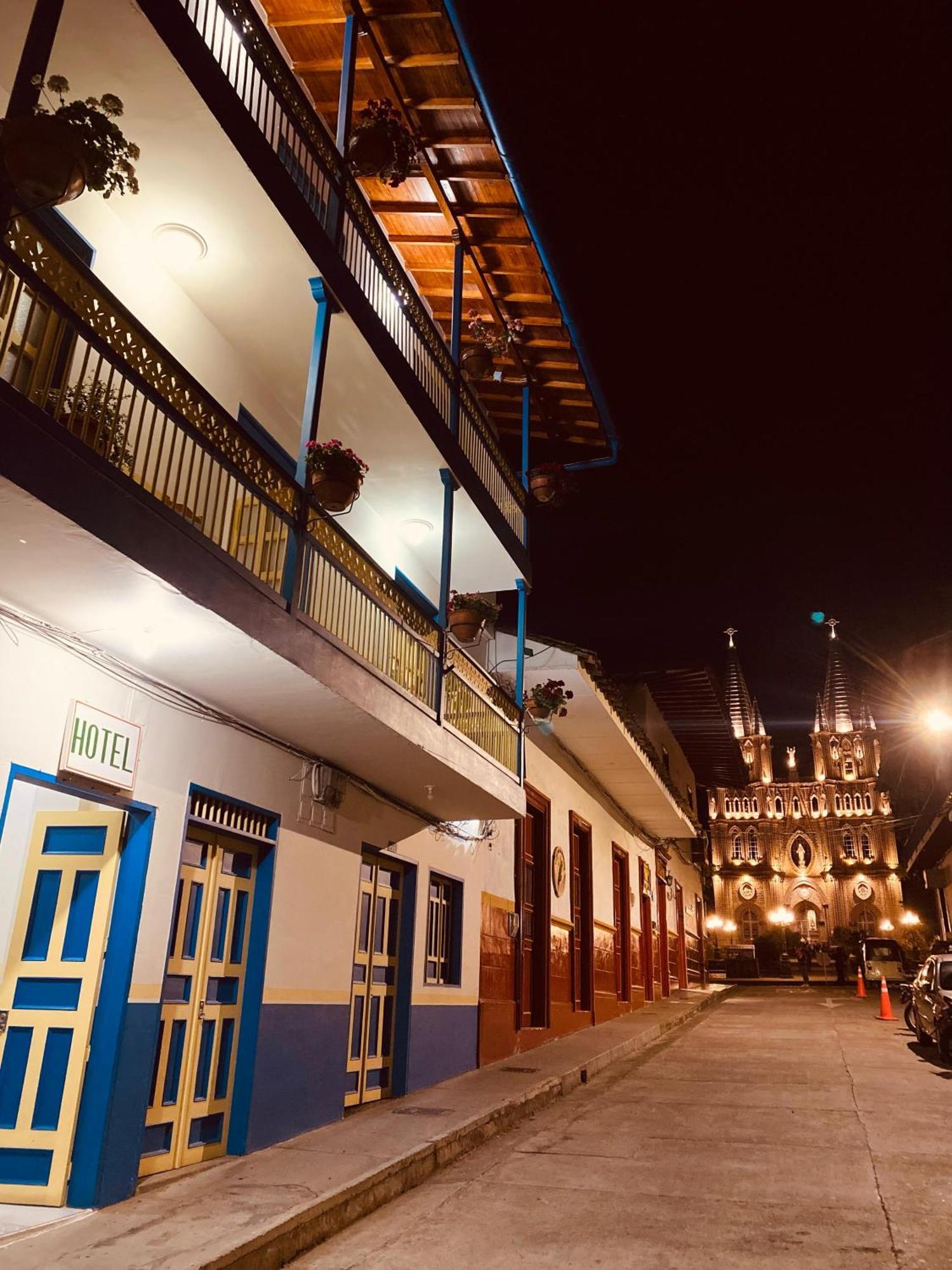 Hotel Dorado Jardin Exterior foto